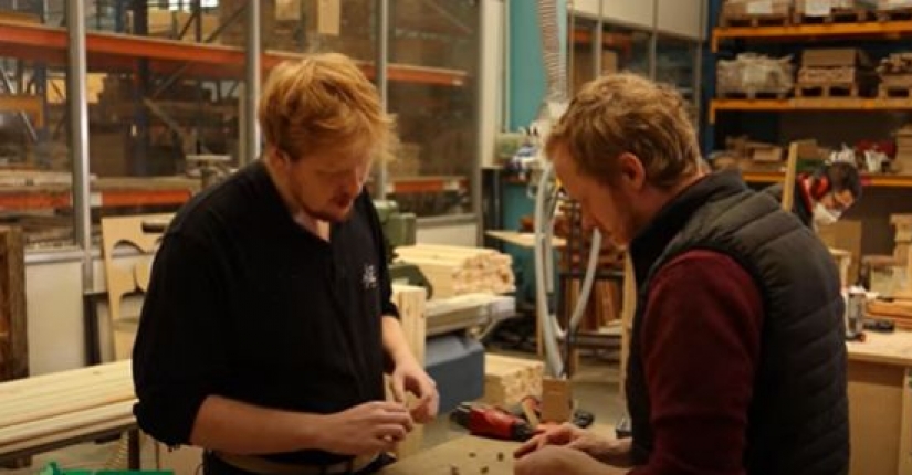 Silence ça pousse...des jouets en bois dans l'atelier La Maison du Billard !